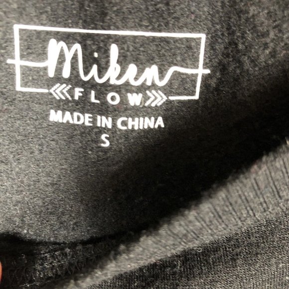 MIKEN Flow Sweatshirt Women’s Sweater Black She Is Strong Size Small - Picture 5 of 12